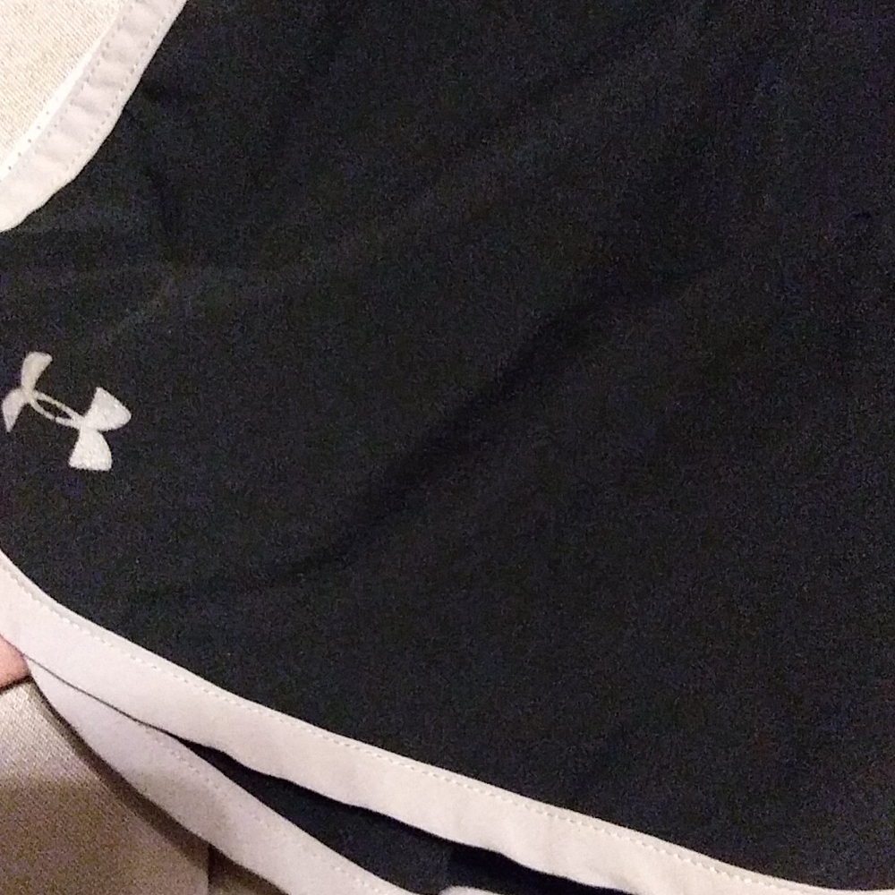 Shorts - Picture 2 of 4